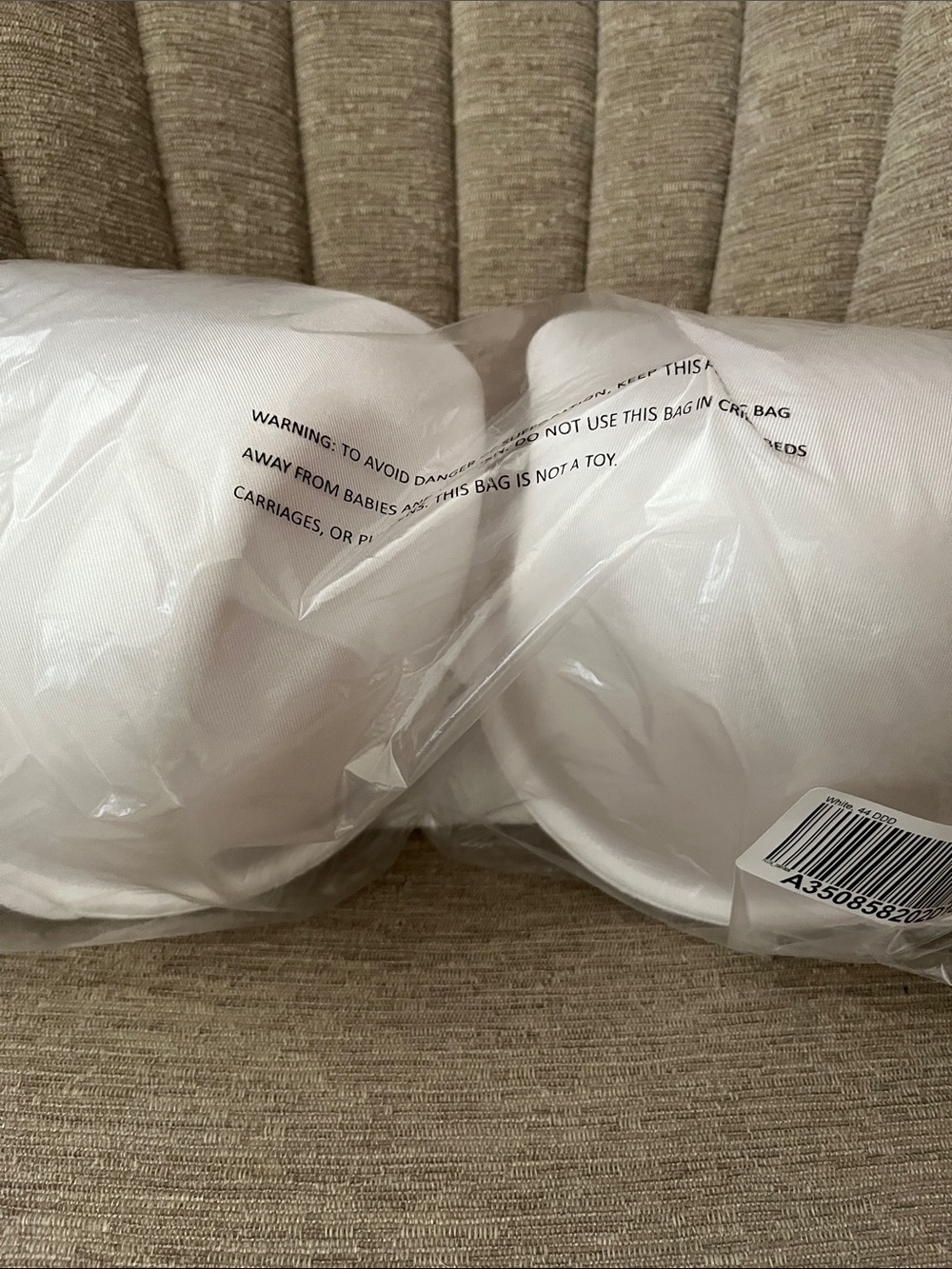 NWT Breezies Bra 44DDD Sealed in Bag